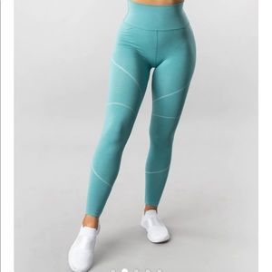 Alphalete OG Revival Leggings- Capri Sun